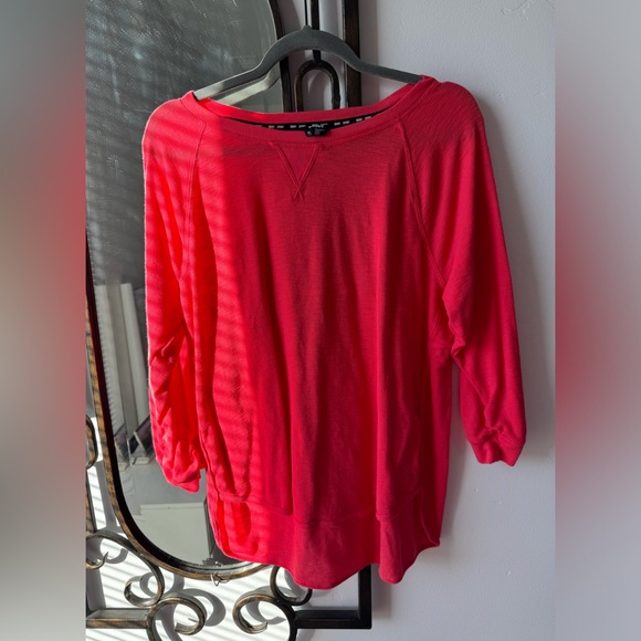 DKNY top - Picture 1 of 4